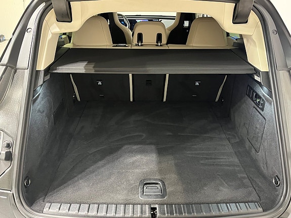 BMW iX 11 of 27