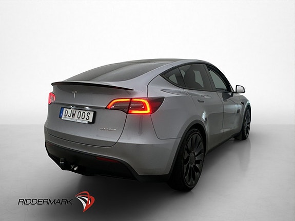 Tesla Model Y 8 of 30