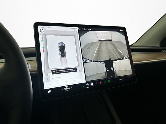 Tesla Model Y 16 of 30