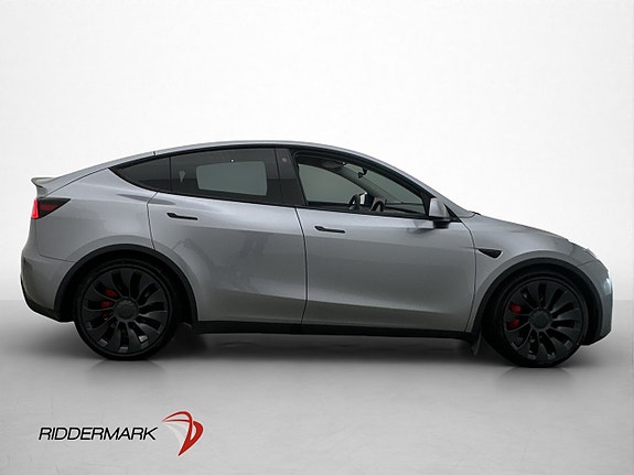 Tesla Model Y 9 of 30