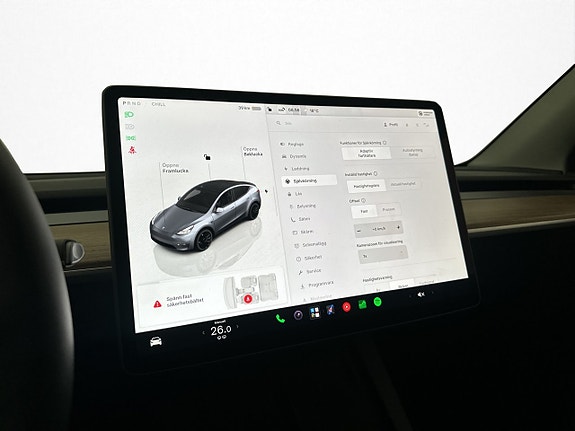 Tesla Model Y 21 of 30