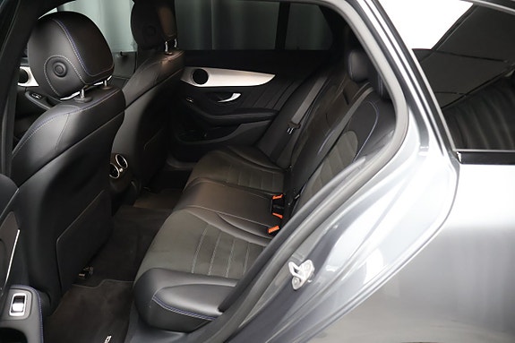 Mercedes-Benz C300 12 of 23