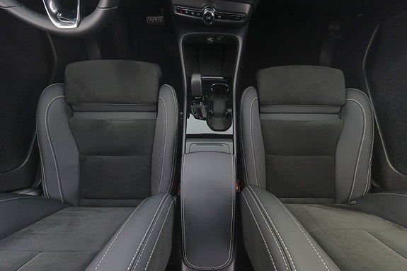 Volvo XC40 14 of 26