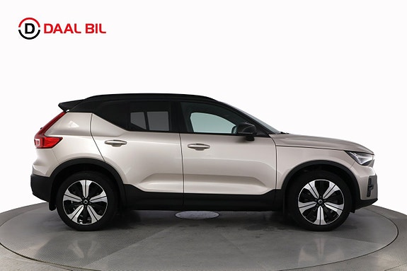 Volvo XC40 5 of 26