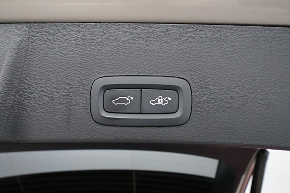 Volvo XC40 26 of 26