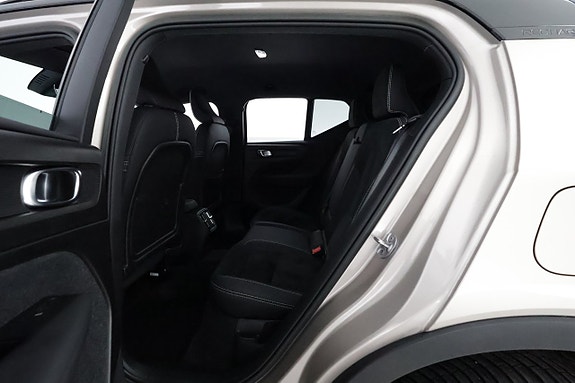 Volvo XC40 12 of 26