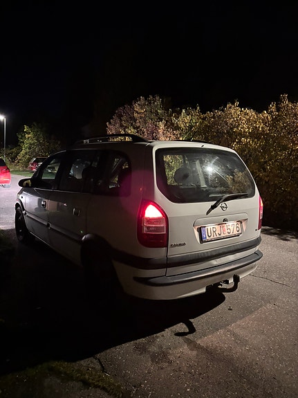 Opel Zafira 3 of 5
