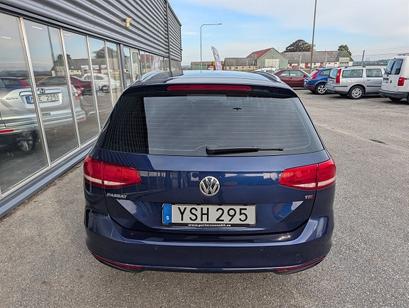 Volkswagen Passat 8 of 19