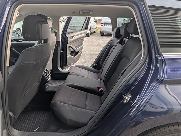 Volkswagen Passat 15 of 19