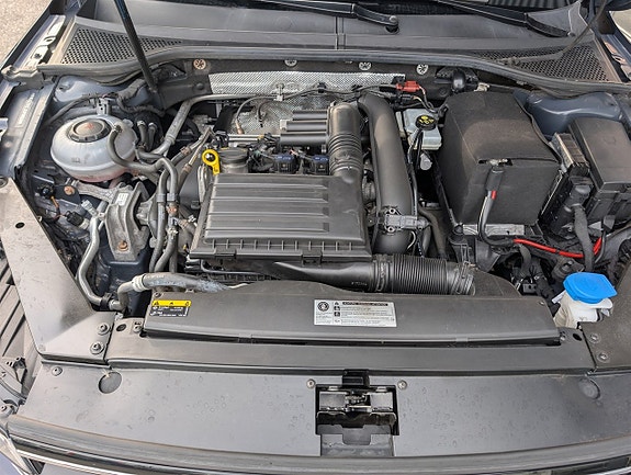 Volkswagen Passat 18 of 19