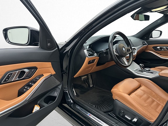 BMW 320 12 of 30