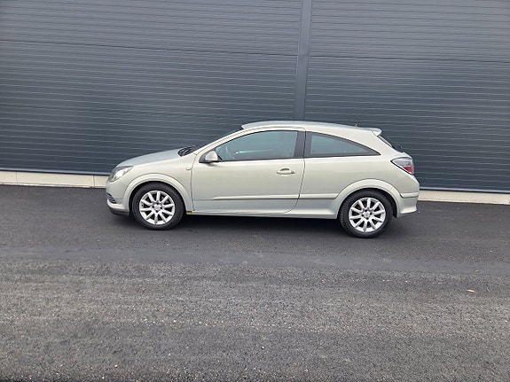 Opel Astra 3 of 18