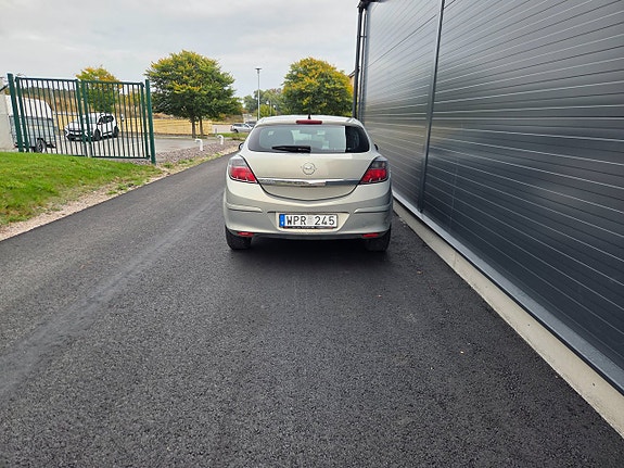 Opel Astra 4 of 18