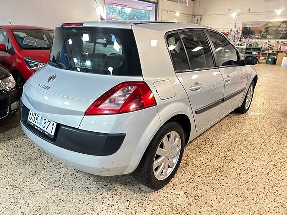 Renault Megane 5 of 9