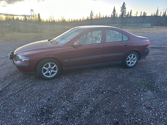 Volvo S60 5 of 6