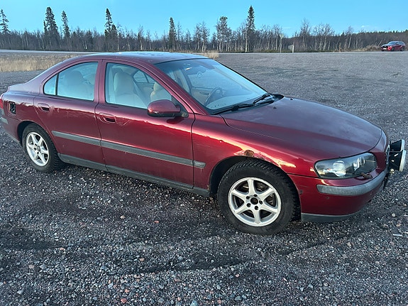 Volvo S60 2 of 6