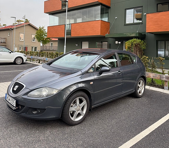 Seat Leon 2 of 5