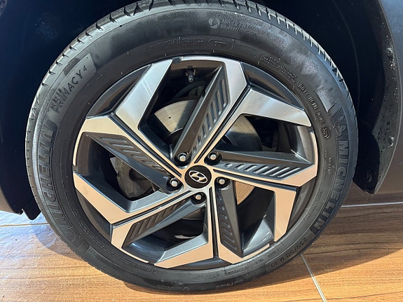 Hyundai Tucson 3 of 10