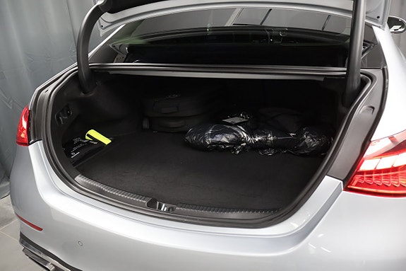 Mercedes-Benz C300 e 13 of 28