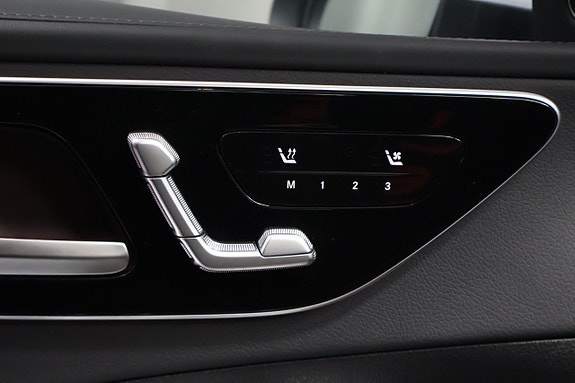 Mercedes-Benz C300 e 17 of 28