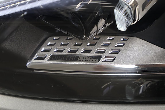 Mercedes-Benz C300 e 9 of 28