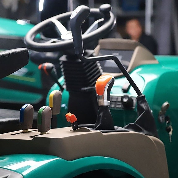 Kompakttraktor Lovol 25 hk med frontlastare *NYHET* 6 of 11