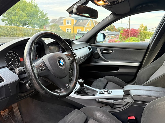 BMW 325i 18 of 27