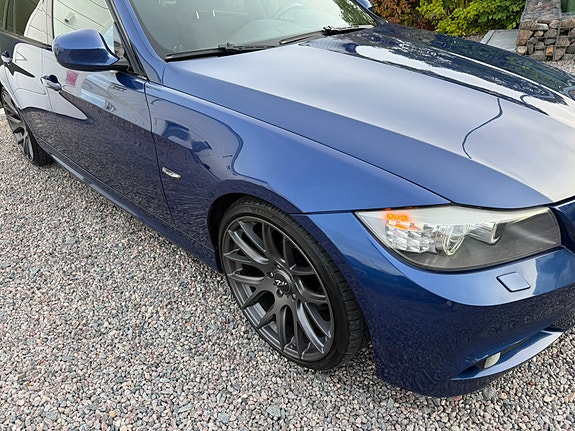 BMW 325i 15 of 27