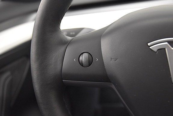 Tesla Model 3 14 of 29