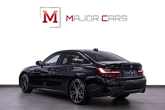 BMW 330d 4 of 21