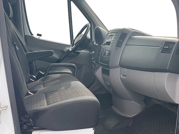 Mercedes-Benz Sprinter 211 16 of 18