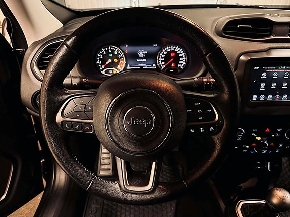 Jeep Renegade 9 of 19
