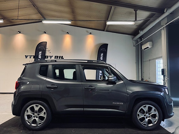 Jeep Renegade 2 of 19