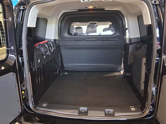 Volkswagen Caddy Maxi 8 of 9