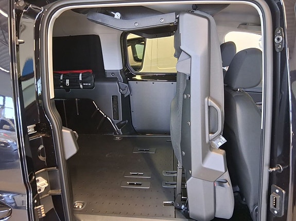 Volkswagen Caddy Maxi 6 of 9