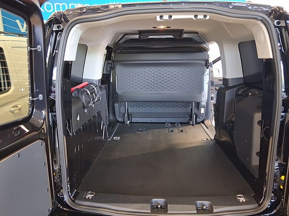 Volkswagen Caddy Maxi 7 of 9