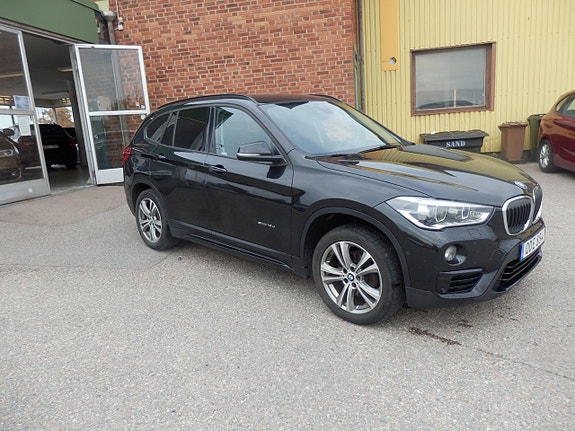 BMW X1 2 of 8