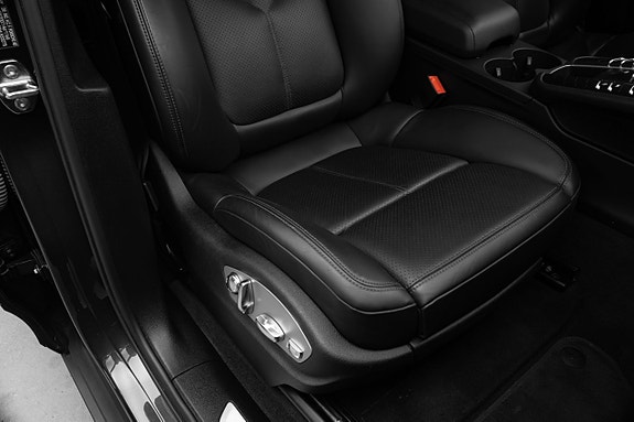 Porsche Macan S 29 of 30