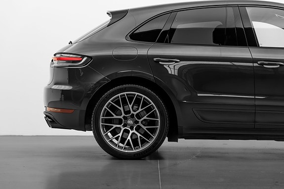 Porsche Macan S 6 of 30