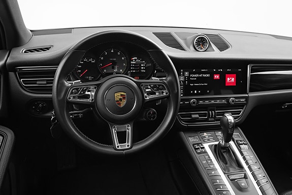 Porsche Macan S 11 of 30