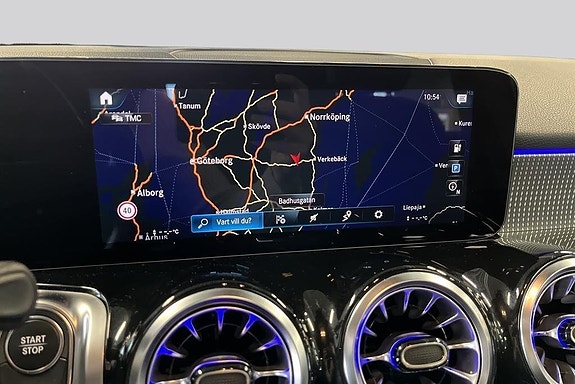 Mercedes-Benz EQB300 11 of 18