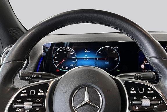 Mercedes-Benz EQB300 10 of 18