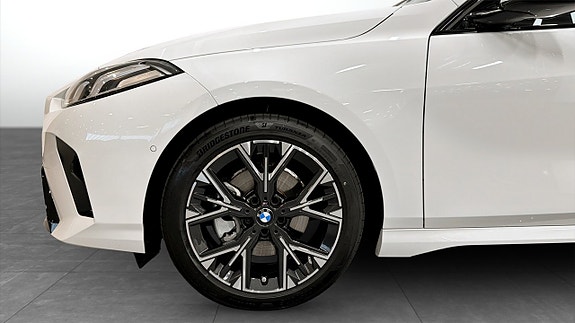 BMW 120 9 of 14
