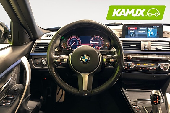 BMW 330i 13 of 26