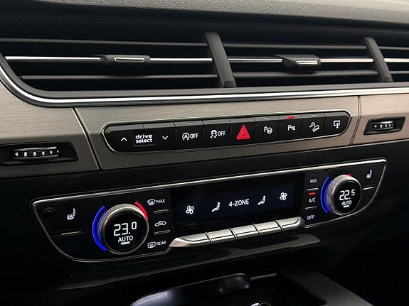 Audi Q7 25 of 30