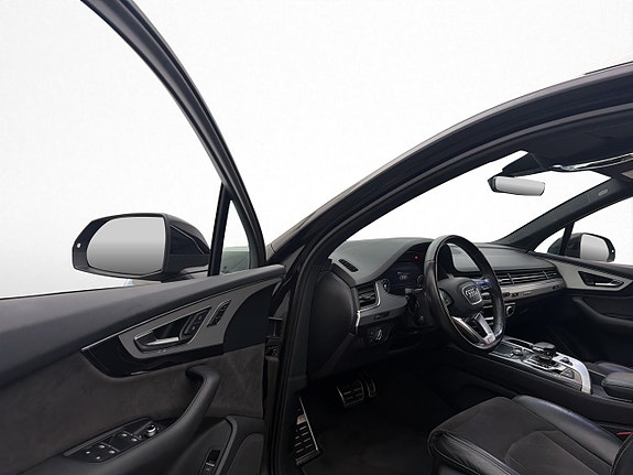Audi Q7 11 of 30