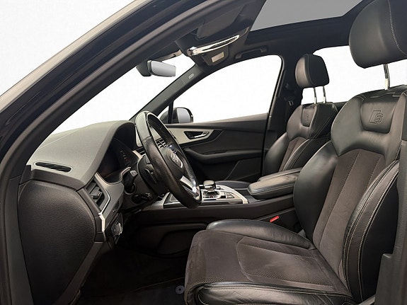 Audi Q7 12 of 30