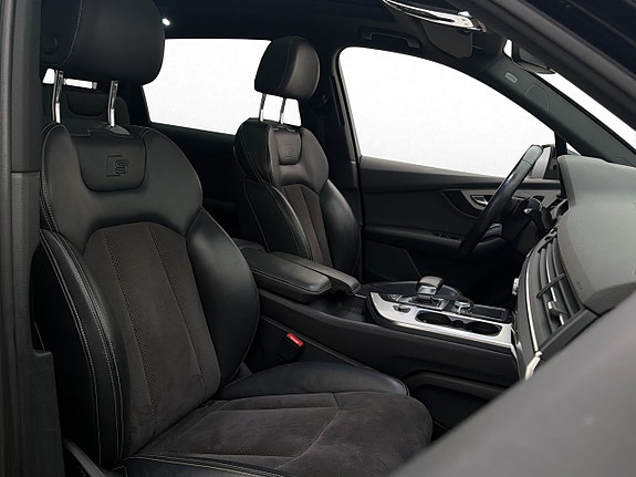 Audi Q7 30 of 30