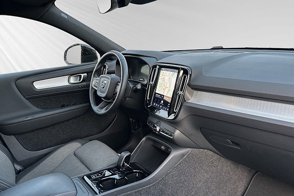 Volvo XC40 11 of 12