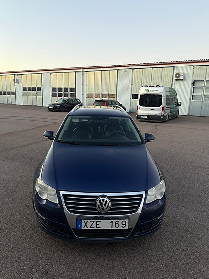 Volkswagen Passat 3 of 10